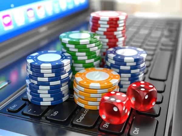 wordl mobile app interface showing live roulette table and game menu on Android and iOS devices